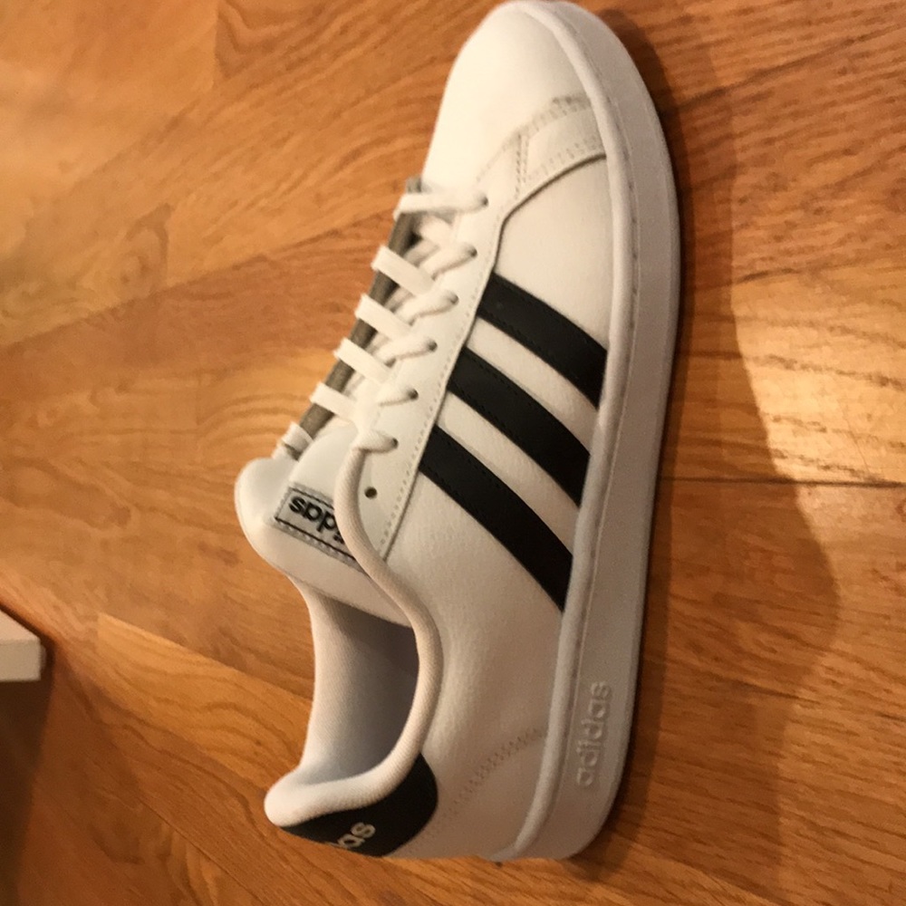 Adidas - Picture 2 of 5